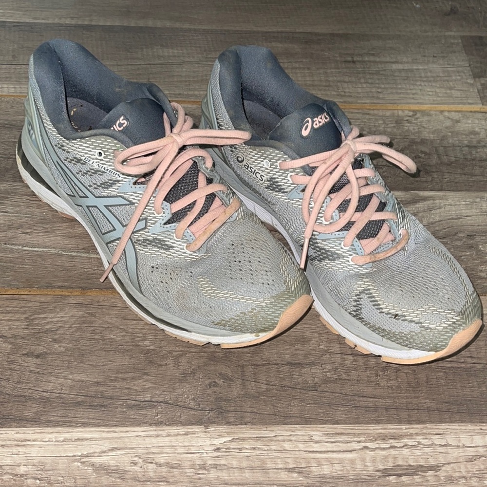 ASICS women’s tennis shoes
